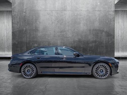 2025 BMW 760 i xDrive