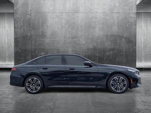 2025 BMW 530 i