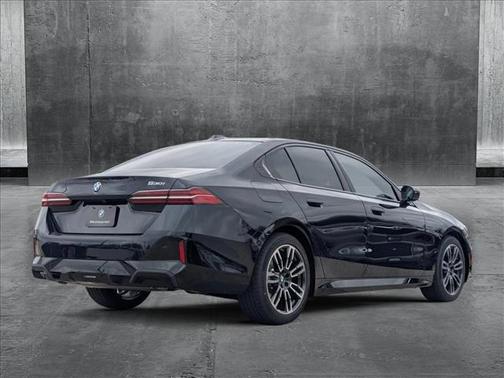 2025 BMW 530 i