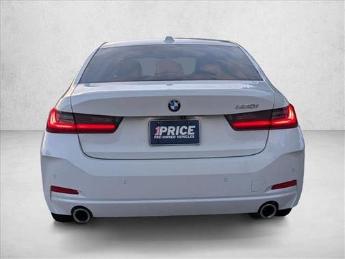 Alpine White 2023 BMW 330 330i