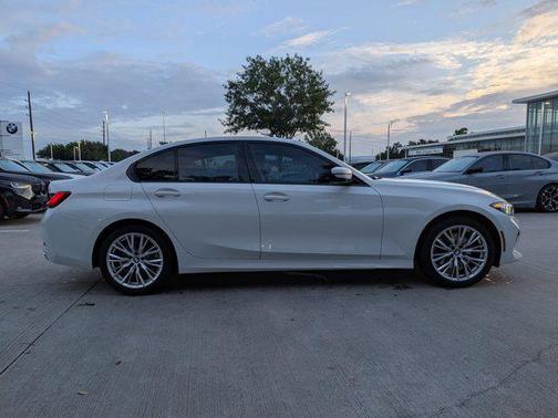 Alpine White 2023 BMW 330 330i