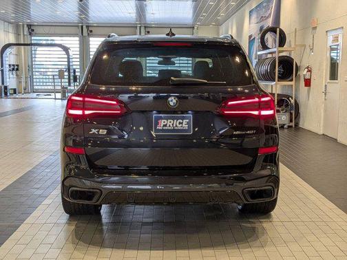 Carbon Black Metallic 2022 BMW X5 sDrive40i