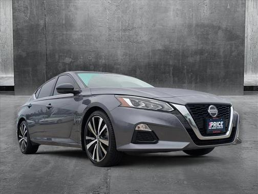 2020 Nissan Altima SR FWD