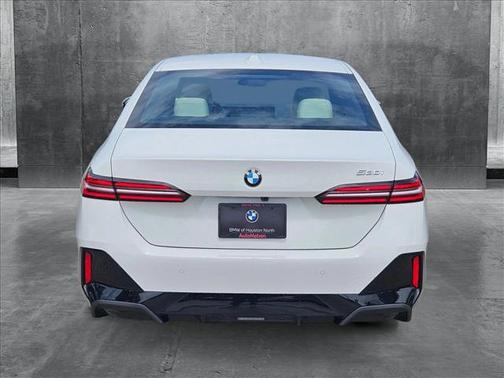 2025 BMW 530 i