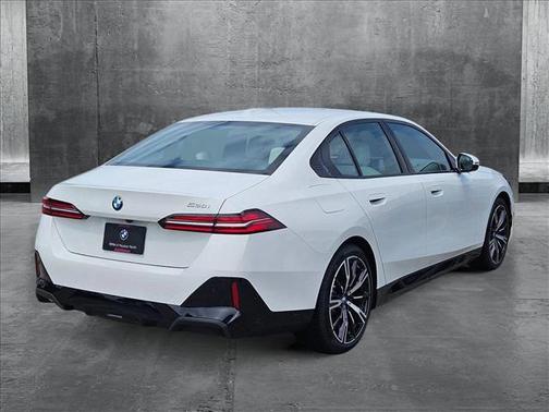 2025 BMW 530 i