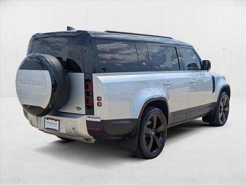 2023 Land Rover Defender 130 SE