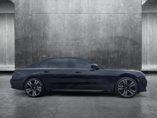 2023 BMW 740 i