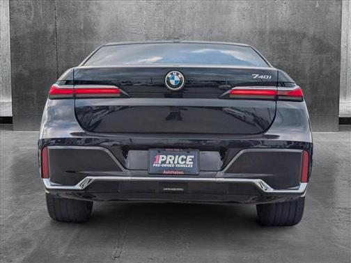 2023 BMW 740 i