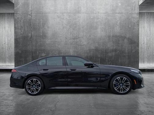 2025 BMW 540 i xDrive