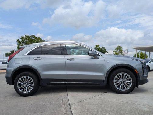 2024 Cadillac XT4 Premium Luxury