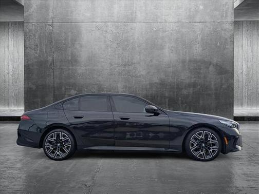 2025 BMW 530 i