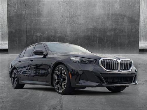2025 BMW 530 i