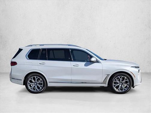 White 2025 BMW X7 xDrive40i