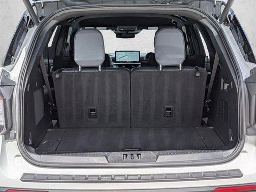 Star White Metallic Tri-Coat 2025 Ford Explorer ST