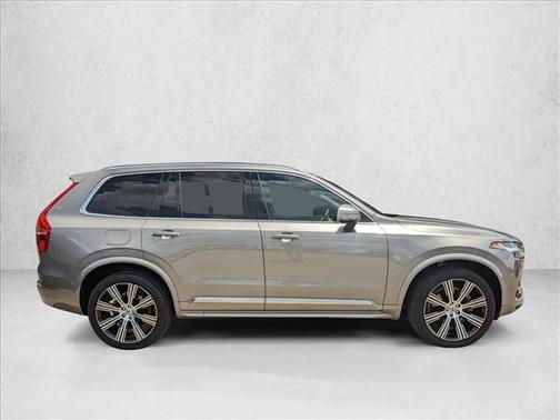 2022 Volvo XC90 T6 Inscription