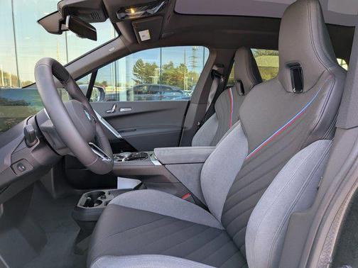 2026 BMW iX xDrive60