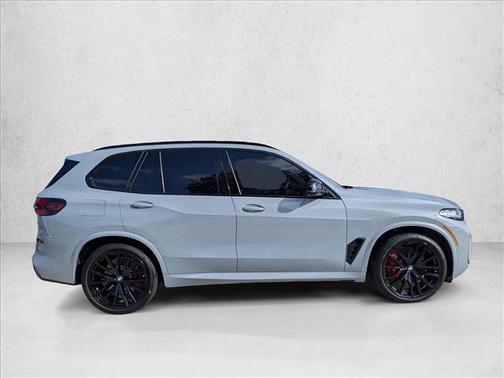 2025 BMW X5 M60i