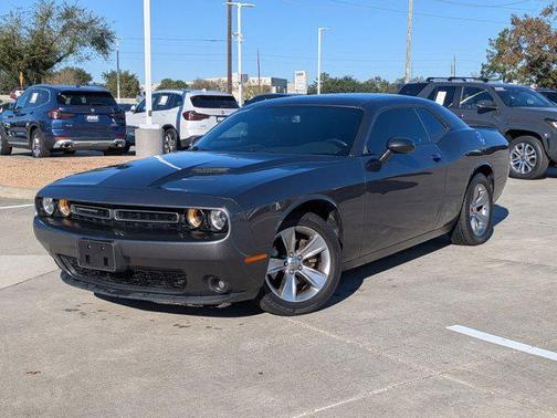 2021 Dodge Challenger SXT