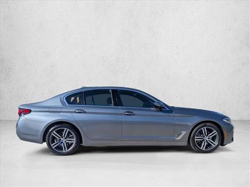 2022 BMW 530 i