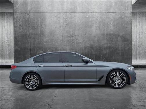 2018 BMW 530 530i