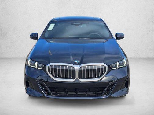 Carbon Black Metallic 2026 BMW 530 530i