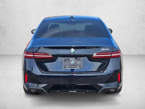 Carbon Black Metallic 2026 BMW 530 530i