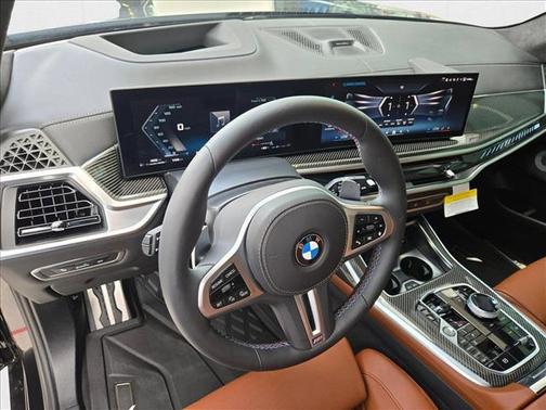 2026 BMW X7 M60i