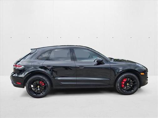 2022 Porsche Macan S
