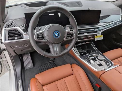 Alpine White 2026 BMW X5 PHEV xDrive50e