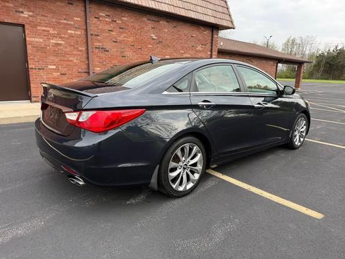 BLUE 2013 Hyundai SONATA SE