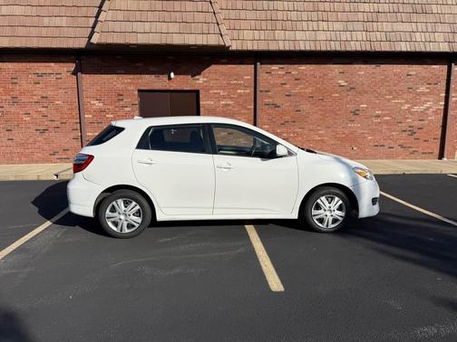 2010 Toyota Matrix Base