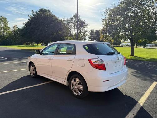 2010 Toyota Matrix Base