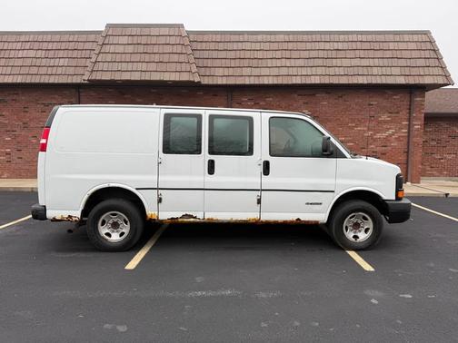 2005 Chevrolet Express 3500 Base
