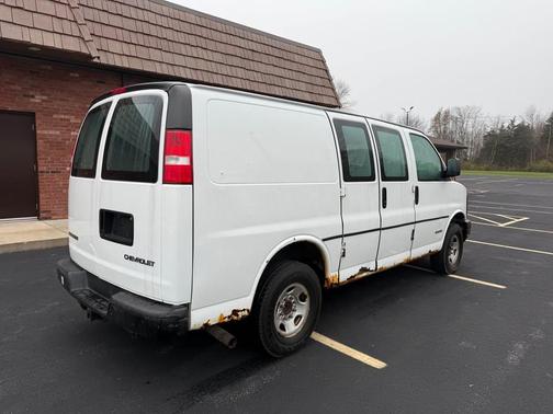 2005 Chevrolet Express 3500 Base