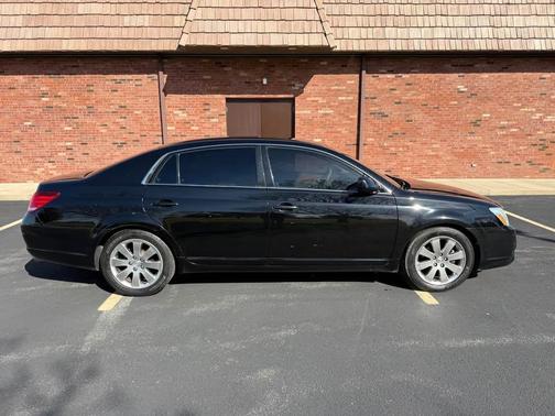Black 2006 Toyota Avalon XLS