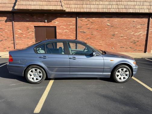 2003 BMW 325 325xi