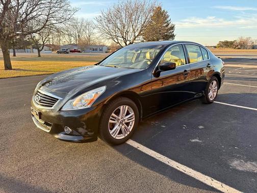 2013 INFINITI G37x Base