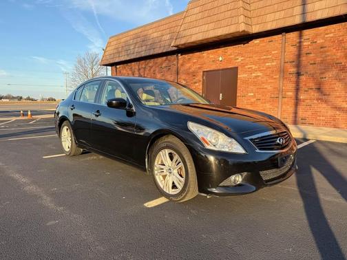 2013 INFINITI G37x Base