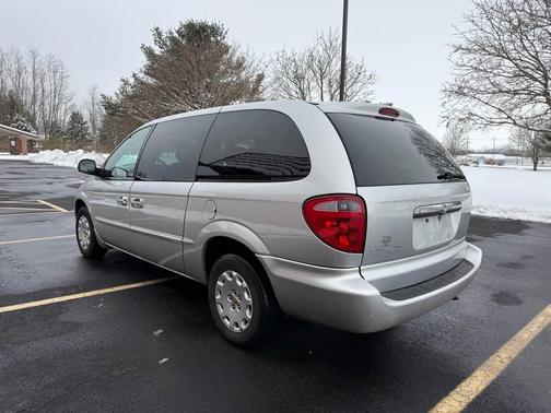 2001 Chrysler Town & Country LX