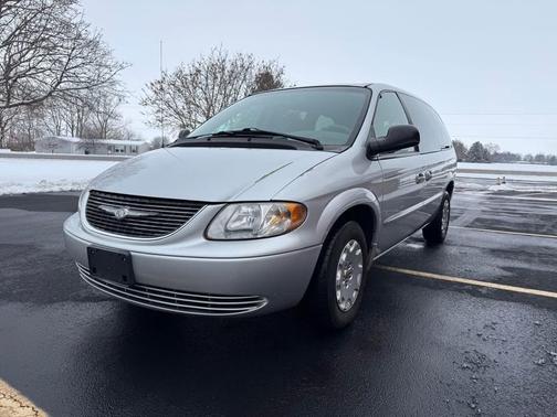 2001 Chrysler Town & Country LX