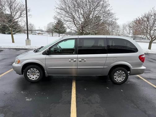 2001 Chrysler Town & Country LX