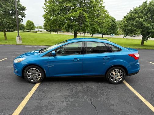 BLUE 2012 Ford Focus SE