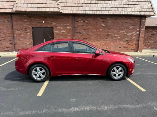 RED 2014 Chevrolet Cruze 1LT