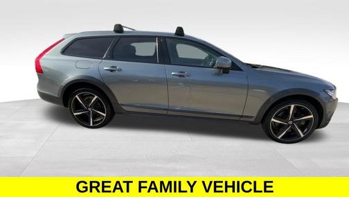 2017 Volvo V90 Cross Country T6