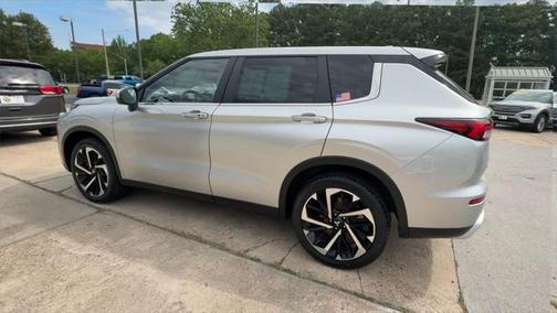 2023 Mitsubishi Outlander SE Black Edition 2WD