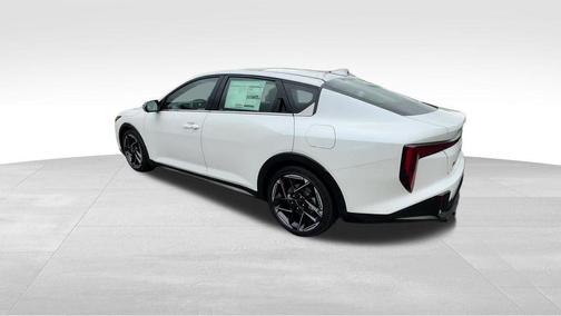 Snow White Pearl 2026 Kia K4 GT-Line