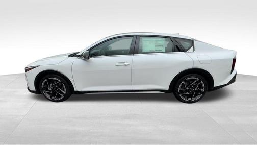 Snow White Pearl 2026 Kia K4 GT-Line