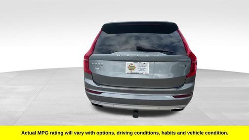 2017 Volvo XC90 T6 Momentum