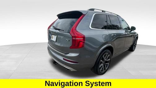 2017 Volvo XC90 T6 Momentum