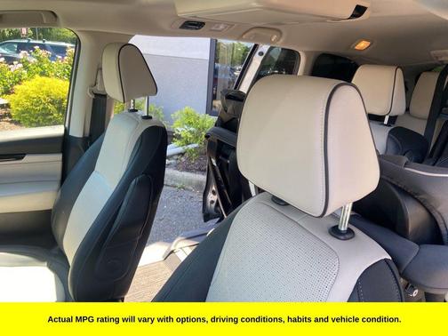 Solar Silver Metallic 2025 Honda Odyssey Elite